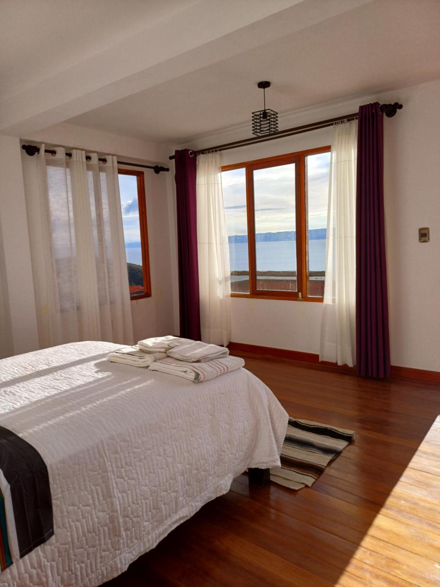 Hostal Tawri Isla del Sol Exterior photo