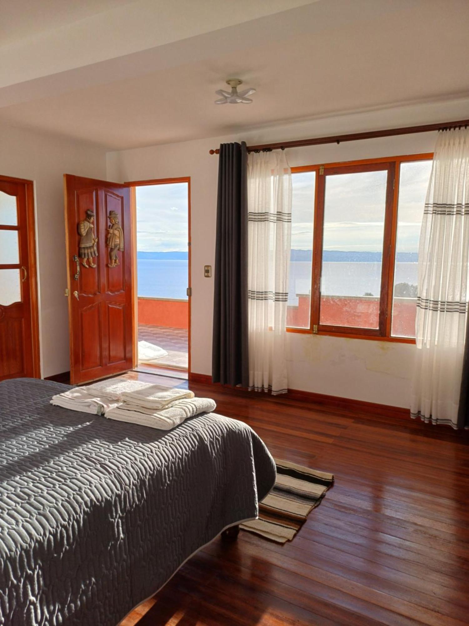 Hostal Tawri Isla del Sol Exterior photo
